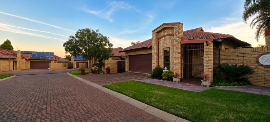 3 Bedroom Property for Sale in Wilkoppies North West